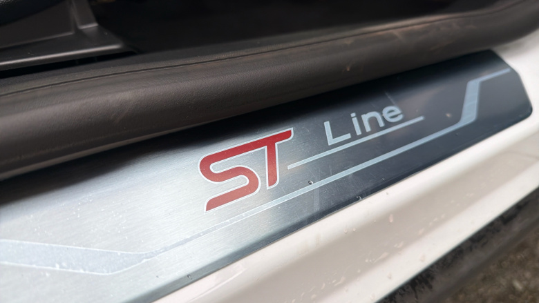 Ford Puma 1.0 EcoBoost Hybrid mHEV ST-Line X 5dr Petrol Hatchback